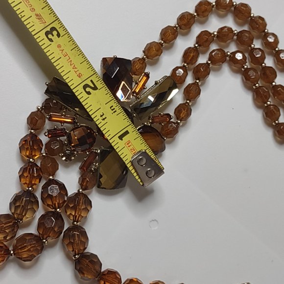 Pretty Asymmetrical Plastic Bead Layered Necklace 20 Inches Long - Picture 14 of 16